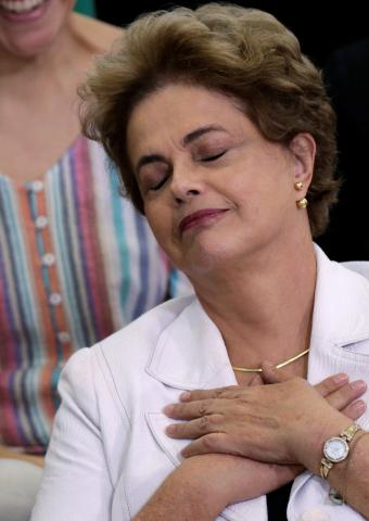 Карнавальный переворот: президенту Бразилии могут объявить импичмент