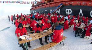 Атомный ледокол «50 лет Победы» возобновил туристические круизы к Северному полюсу