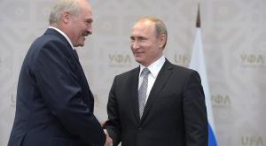 Беларусь "отворачивается от Запада" и получает статус страны-наблюдателя в ШОС