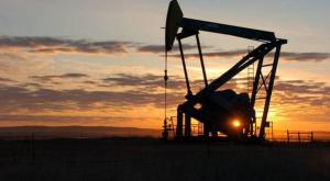 Bloomberg: к концу 2016 году цены на нефть вырастут примерно на 50%