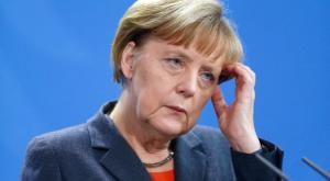 FT: Меркель отменила поездку в Давос из-за событий в Кельне