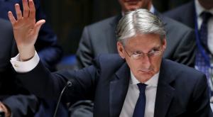 Глава МИД Британии: Путин может остановить войну в Сирии "одним телефонным звонком"