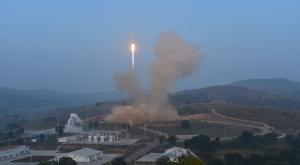Китай вывел на орбиту первый спутник мобильной связи третьего поколения