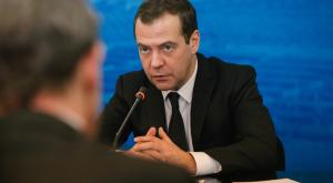 Медведев рассказал, как политсистема США будет "рихтовать" Трампа
