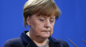 Меркель призывает немецкий бизнес к "терпению" в вопросе санкций