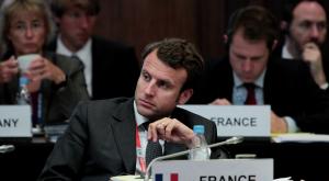 Министр экономики Франции: Париж планирует к лету текущего года снять санкции c РФ 