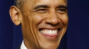 Обама рассмеялся в ответ на вопрос о бомбардировках на Ближнем Востоке