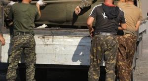 Ополченцы продолжают передавать Киеву тела погибших силовиков (видео)