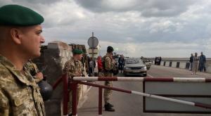 "Опять за старое" - активисты меджлиса заблокировали границу Крыма с Украиной