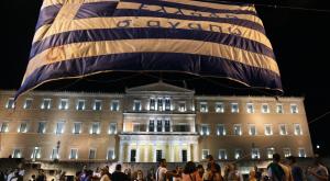 Парламент Греции проголосовал за закон о новых займах в обмен на жесткую экономию