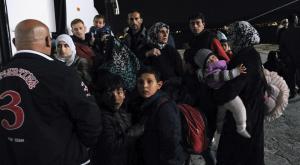 Премьер Чехии: ЕС следует закрыть все миграционные маршруты