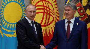 Путин наградил орденом Александра Невского президента Киргизии 