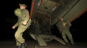 Российские десантники впервые используют "беспилотники-стрекозы" на учениях в Сербии