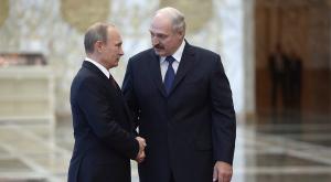 Российский президент поздравил Лукашенко с днем рождения