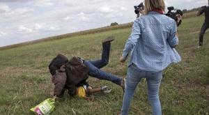 Сбитый с ног репортером беженец оказался боевиком "Аль-Каиды"