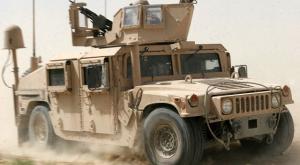 Силовики Украины в Дебальцеве побросали американские бронеавтомобили Humvee