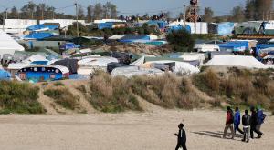 СМИ: афганец изнасиловал переводчицу в лагере мигрантов в Кале