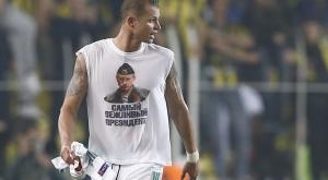 Тарасов остался доволен штрафом УЕФА за футболку с Путиным
