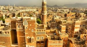 В аэропорту столицы Йемена прогремели три взрыва
