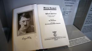 В Баварии предлагают включить Mein Kampf в школьную программу