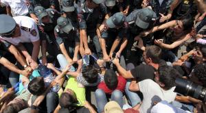 В Ереване произошли столкновения с полицией