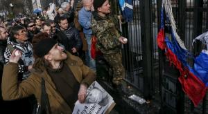 В Госдуме предложили направить спецназ для защиты российского посольства в Киеве