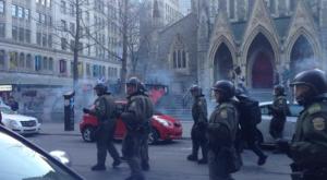 В Монреале полиция разогнала первомайское шествие слезоточивым газом