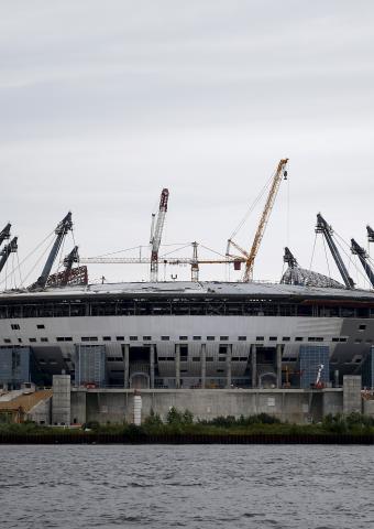 Стадион «Зенит-Арена» пытаются достроить